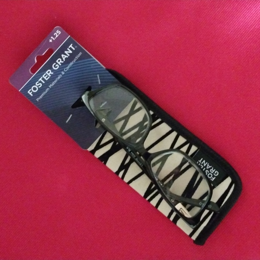 Foster Grant Reading Glasses with Case